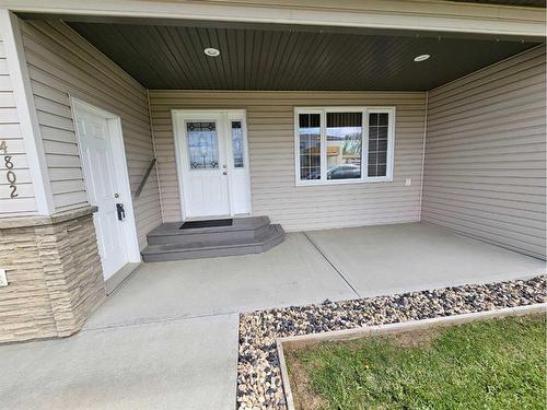 4-4802 49 Street, Mayerthorpe, AB - Outdoor