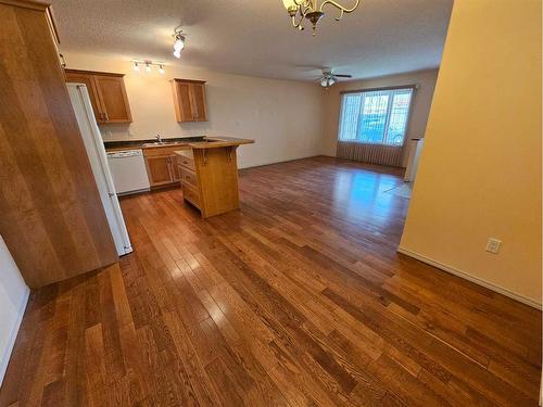 4-4802 49 Street, Mayerthorpe, AB - Indoor