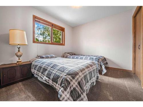 48 Front Street, White Sands, AB - Indoor Photo Showing Bedroom