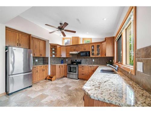 48 Front Street, White Sands, AB - Indoor Photo Showing Kitchen With Double Sink