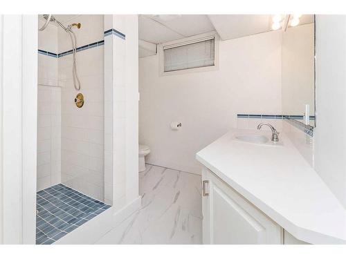 3749 43A Avenue, Red Deer, AB - Indoor Photo Showing Bathroom