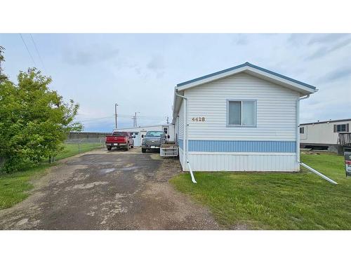 4418 Park Crescent, Coronation, AB - Outdoor