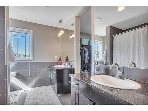 66 Crossley Street, Red Deer, AB - Indoor Photo Showing Bathroom