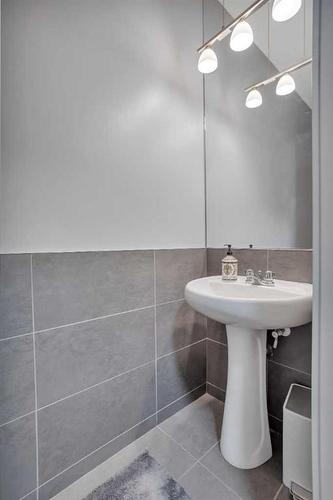 66 Crossley Street, Red Deer, AB - Indoor Photo Showing Bathroom