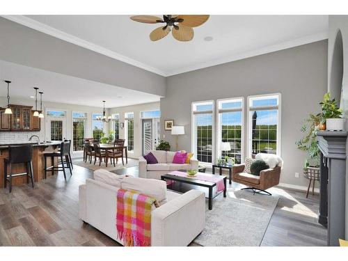 39328 Range Road 15, Rural Lacombe County, AB - Indoor Photo Showing Living Room