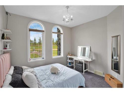 39328 Range Road 15, Rural Lacombe County, AB - Indoor Photo Showing Bedroom