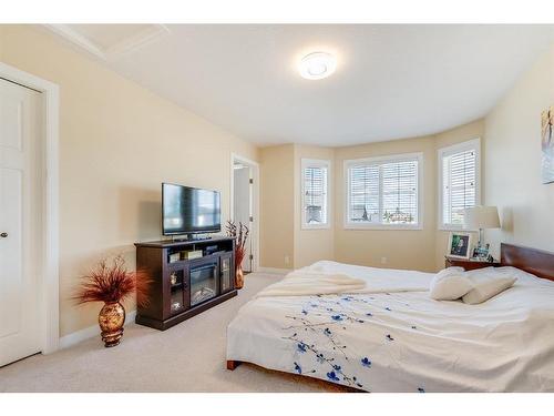 144 Kershaw Close, Red Deer, AB - Indoor Photo Showing Bedroom