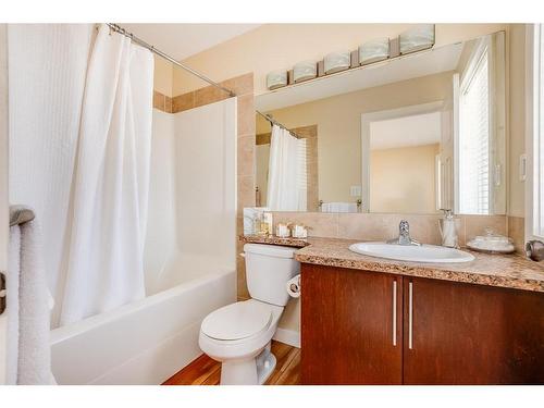 144 Kershaw Close, Red Deer, AB - Indoor Photo Showing Bathroom