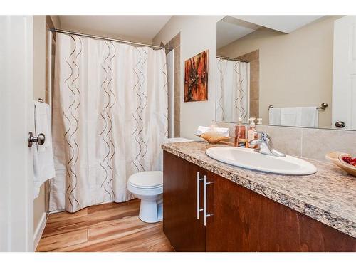 144 Kershaw Close, Red Deer, AB - Indoor Photo Showing Bathroom