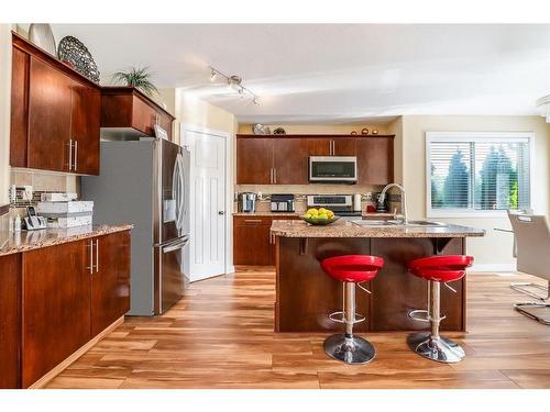 144 Kershaw Close, Red Deer, AB - Indoor Photo Showing Kitchen