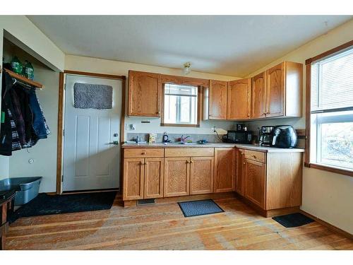 5110 Minto Street, Blackfalds, AB - Indoor Photo Showing Kitchen With Double Sink
