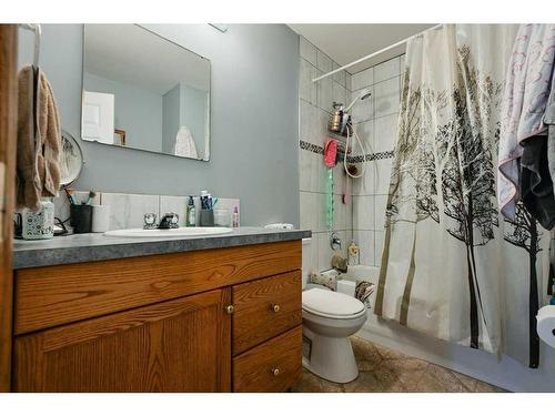 5110 Minto Street, Blackfalds, AB - Indoor Photo Showing Bathroom