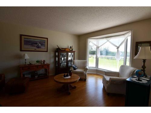 415008 Range Road 82, Rural Provost No. 52, M.D. Of, AB - Indoor Photo Showing Living Room