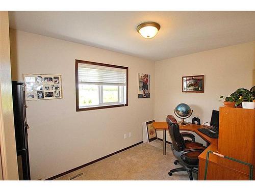 27 Lucky Place, Sylvan Lake, AB - Indoor Photo Showing Office