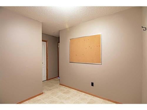 129-260 Duston Street, Red Deer, AB - Indoor Photo Showing Other Room