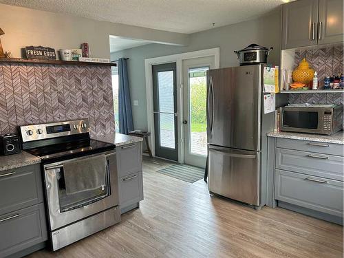 42570 Rge. Rd. 140 Range, Rural Flagstaff County, AB - Indoor Photo Showing Kitchen