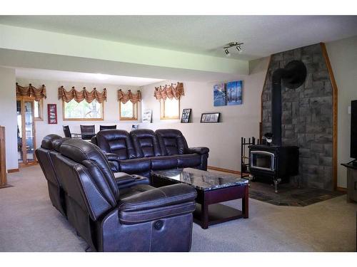 81073 Old Highway 11A, Rural Clearwater County, AB - Indoor Photo Showing Living Room
