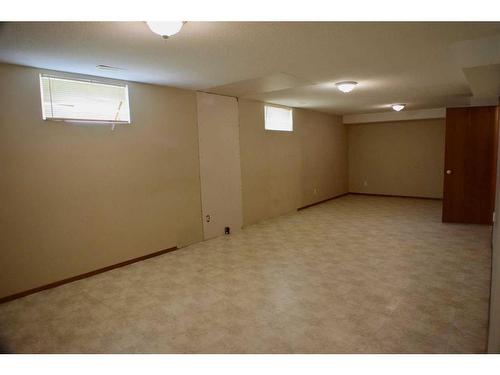 4204 55 Avenue Crescent, Innisfail, AB - Indoor Photo Showing Basement