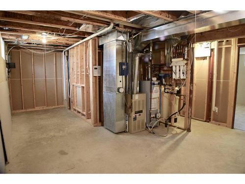 4204 55 Avenue Crescent, Innisfail, AB - Indoor Photo Showing Basement