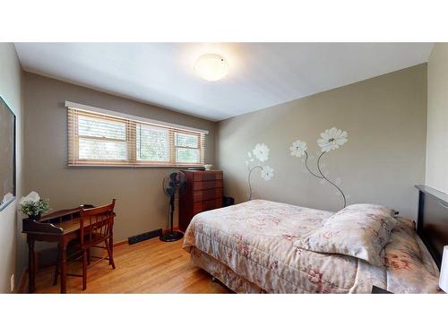 24 Abbey Road, Rural Stettler No. 6, County Of, AB - Indoor Photo Showing Bedroom