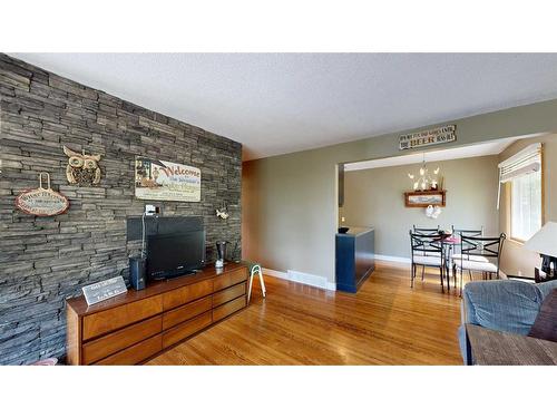 24 Abbey Road, Rural Stettler No. 6, County Of, AB - Indoor Photo Showing Living Room