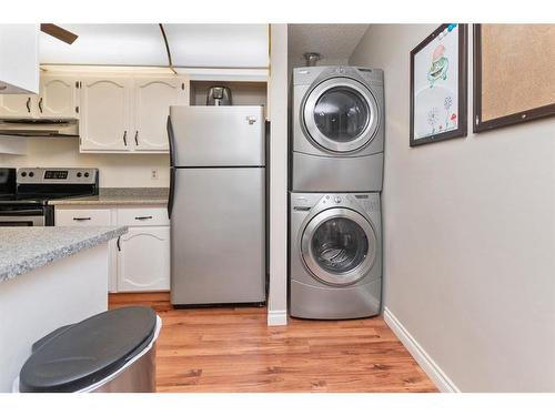214-54 Bell Street, Red Deer, AB - Indoor Photo Showing Laundry Room