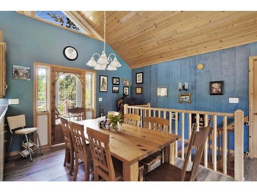 39527 Range Road 3-1, Rural Lacombe County, AB - Indoor Photo Showing Dining Room