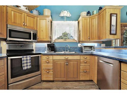 39527 Range Road 3-1, Rural Lacombe County, AB - Indoor Photo Showing Kitchen