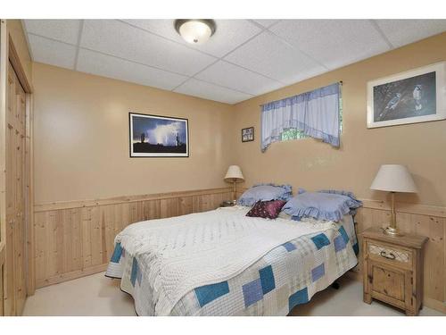 39527 Range Road 3-1, Rural Lacombe County, AB - Indoor Photo Showing Bedroom