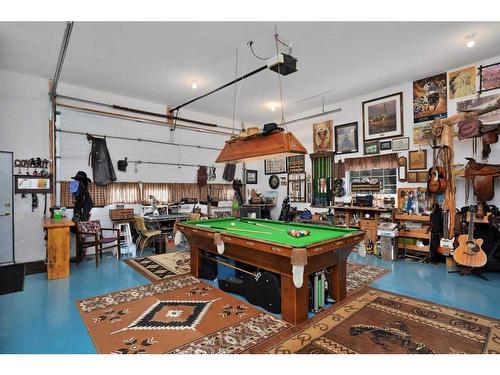 39527 Range Road 3-1, Rural Lacombe County, AB - Indoor Photo Showing Garage