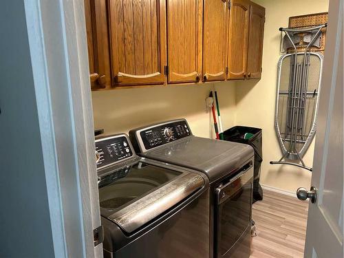 5404 48 Avenue West, Forestburg, AB - Indoor Photo Showing Laundry Room