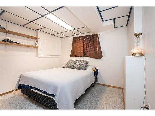 37 Duckering Close, Red Deer, AB - Indoor Photo Showing Bedroom