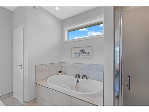 61-Lakeview Estates, Rural Lacombe County, AB - Indoor Photo Showing Bathroom