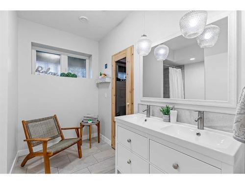 61-Lakeview Estates, Rural Lacombe County, AB - Indoor Photo Showing Bathroom