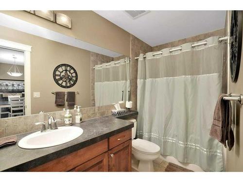 204-4707 50 Street, Sylvan Lake, AB - Indoor Photo Showing Bathroom