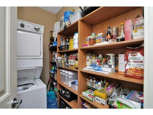 204-4707 50 Street, Sylvan Lake, AB - Indoor Photo Showing Laundry Room