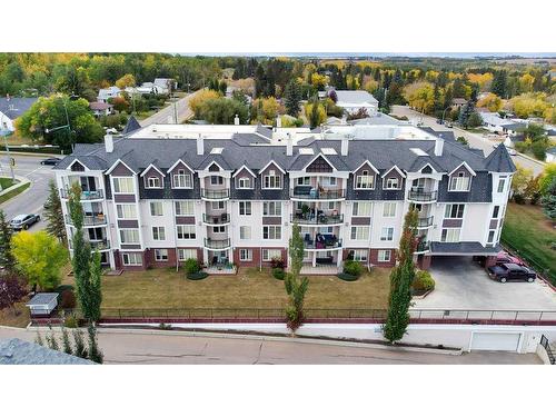 204-4707 50 Street, Sylvan Lake, AB - Outdoor With Facade