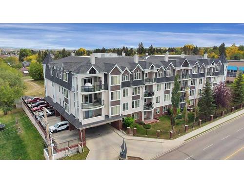 204-4707 50 Street, Sylvan Lake, AB - Outdoor With Facade