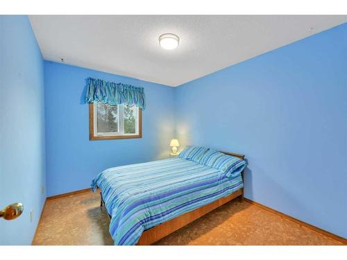 101 Gilbert Crescent, Red Deer, AB - Indoor Photo Showing Bedroom