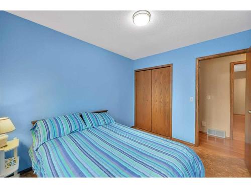 101 Gilbert Crescent, Red Deer, AB - Indoor Photo Showing Bedroom