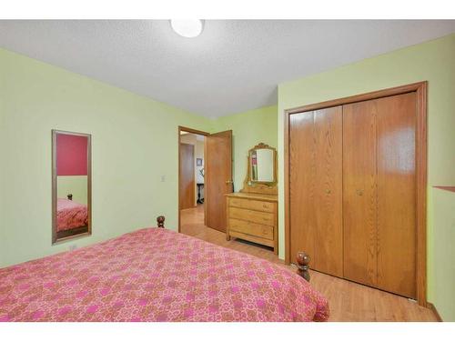101 Gilbert Crescent, Red Deer, AB - Indoor Photo Showing Bedroom