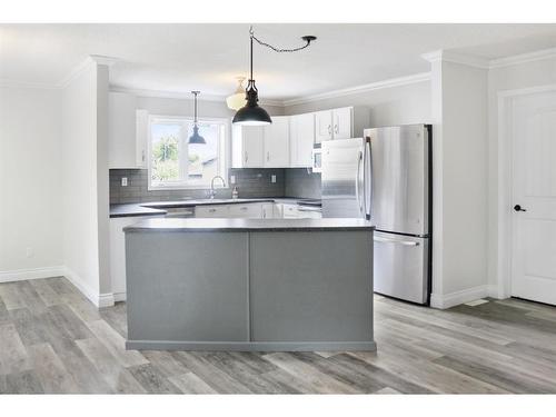 28 Canary Crescent, Sedgewick, AB - Indoor Photo Showing Kitchen