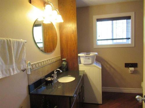25 Echo Valley Crescent, Rural Clearwater County, AB - Indoor Photo Showing Bathroom