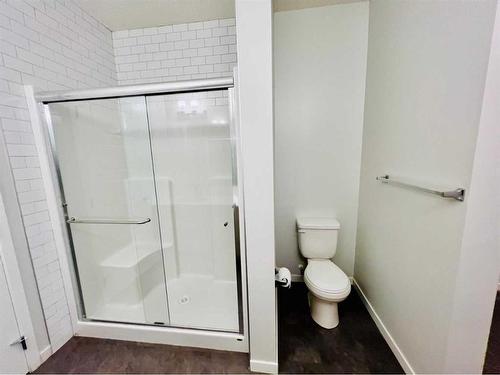 104-40 Carrington Plaza Nw, Calgary, AB - Indoor Photo Showing Bathroom