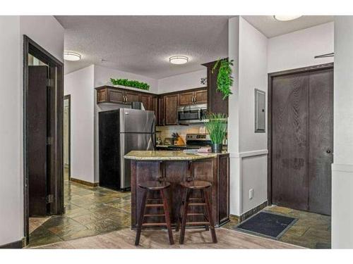 241-901 Mountain Street, Canmore, AB - Indoor Photo Showing Kitchen