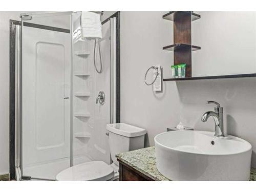 241-901 Mountain Street, Canmore, AB - Indoor Photo Showing Bathroom