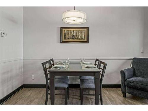 241-901 Mountain Street, Canmore, AB - Indoor Photo Showing Dining Room