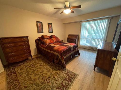 206-4625 50 Street, Camrose, AB - Indoor Photo Showing Bedroom