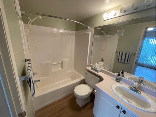 206-4625 50 Street, Camrose, AB - Indoor Photo Showing Bathroom