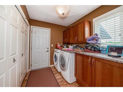 430068 Range Road 252, Rural Ponoka County, AB - Indoor Photo Showing Laundry Room